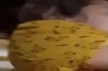 Bini Udah Berselimut Diganguin Aja Diajak Ngewe